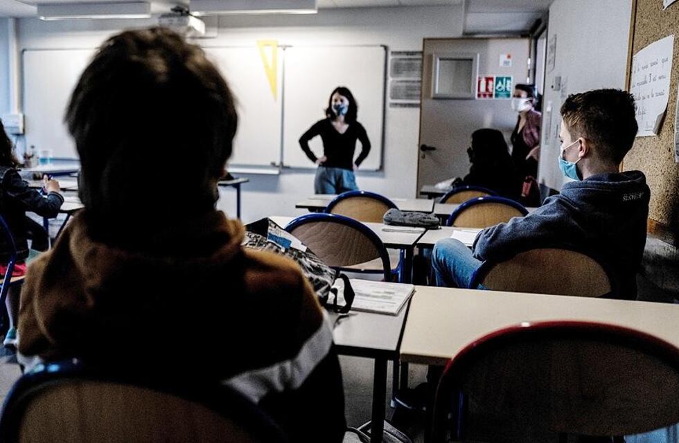 Pérez: vuelven al aula los chicos del nivel Secundario