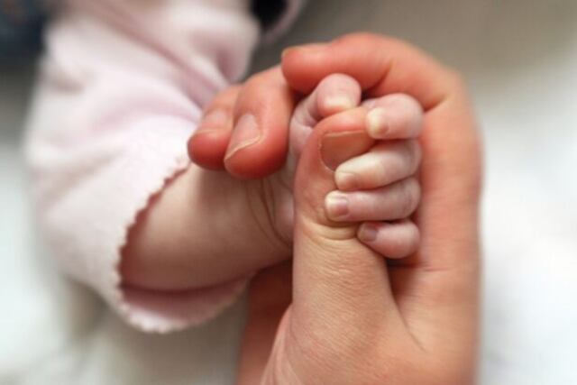 Oberá: bebé fallece en Hospital SAMIC y apartan a médicos por violencia obstétrica