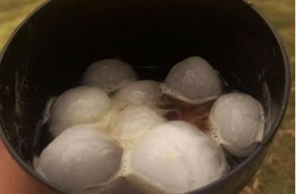 Humor cordobés: cayó granizo en Córdoba y se hizo un tremendo fernet