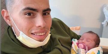 Con la "Chinita". Lucas Zelarayán le puso Antonella Celeste a su segunda hija.