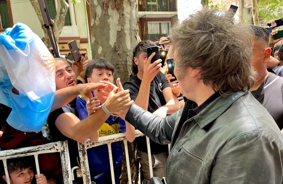 El mensaje de Milei a sus fiscales: “El kirchnerismo va a hacernos trampa en el recuento”