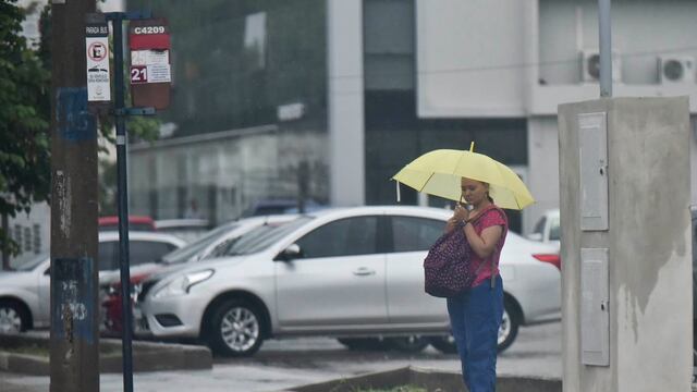 Lluvia en la ciudad (Facundo Luque / La Voz)