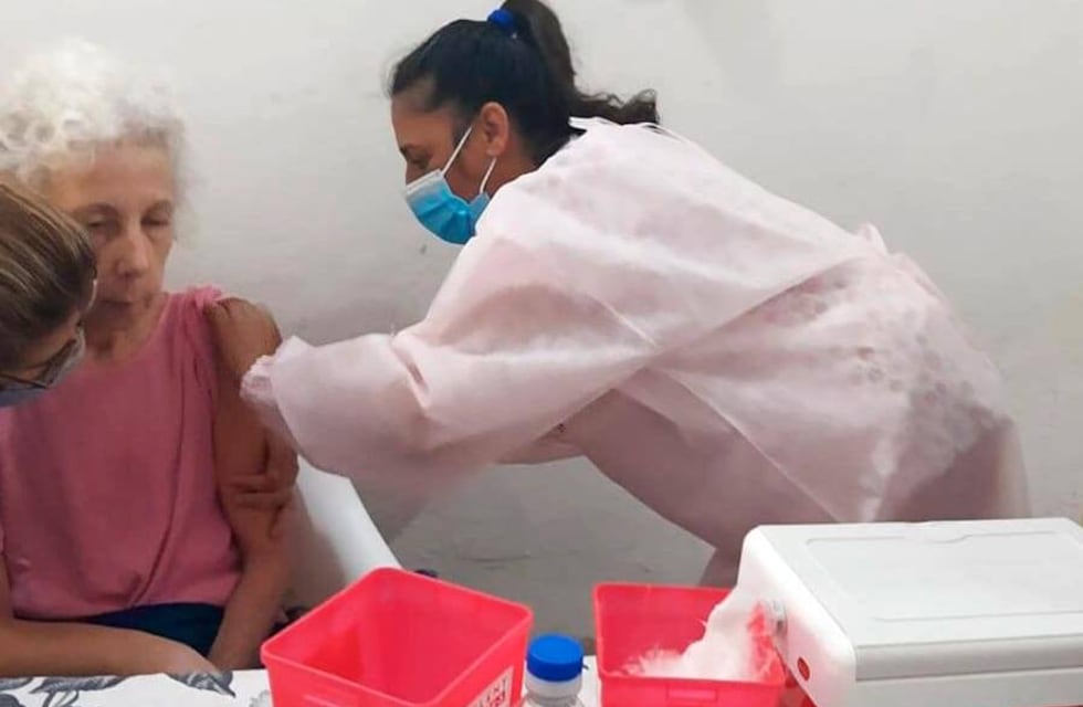 Empezó la vacunación contra el Covid-19 en las Residencias Geriátricas de Colón