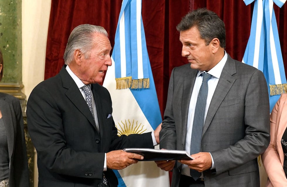 Sergio Massa prometió otorgar una suma fija y la UIA le respondió: “Hay que respetar los acuerdos paritarios”