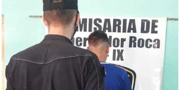 Un hombre fue detenido acusado de violentar a su ex pareja en Gobernador Roca.