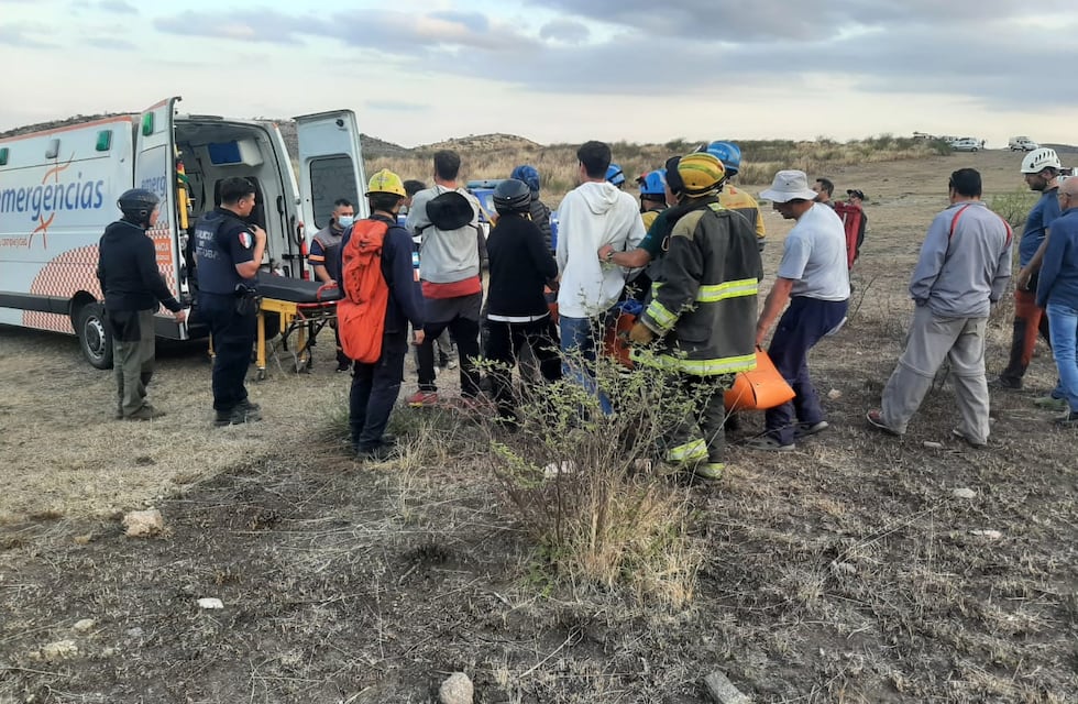 Córdoba: un parapentista fue rescatado tras perder el control y caer en la montaña