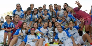 Godoy Cruz A logró su cuarto título de la Liga Mendocina de fútbol femenino luego de una goleada en el estadio mundialista frente a AMUF en la final.