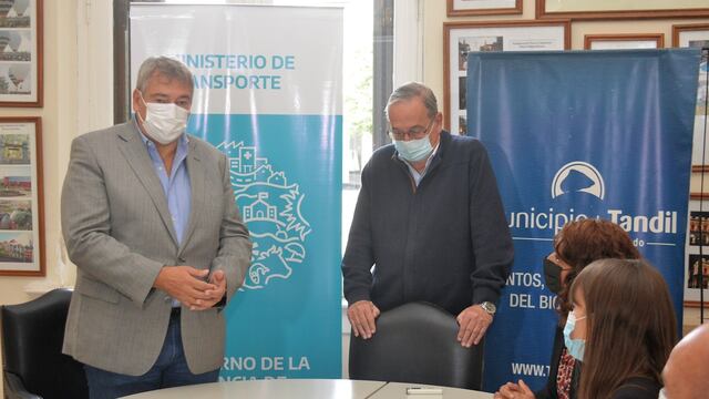 El intendente Miguel Lunghi recibió en el Palacio Municipal al Ministro de Transporte de la provincia de Buenos Aires, Jorge D´Onofrio.