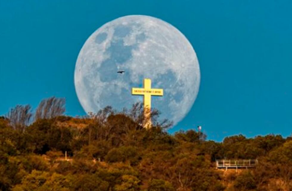 Las impresionantes fotos de la “super luna” tomadas por un carlospacense