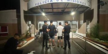 Dos detenidos acusados de robar a punta de cuchillo a un hombre en Oberá.
