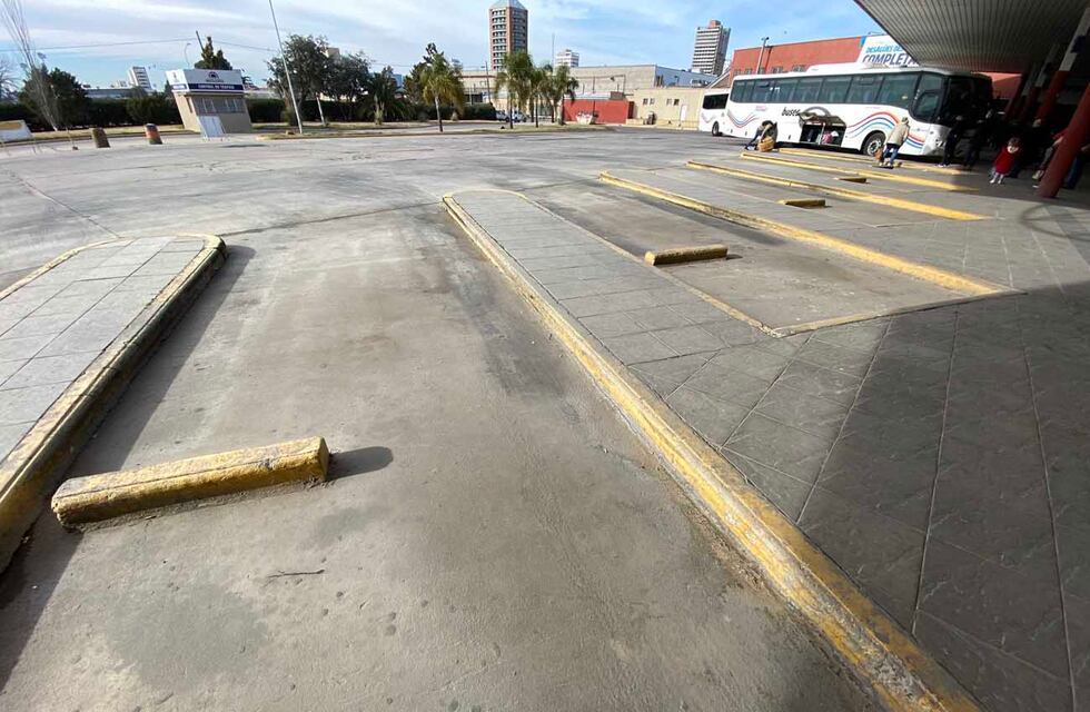 Corre riesgo el servicio de micros del interior para Navidad: el Gobierno les adeuda 11.800 millones de pesos