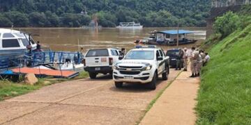 Hallan el cadáver de un hombre en el río Iguazú.
