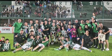 Futbolistas de Arroyito en la región