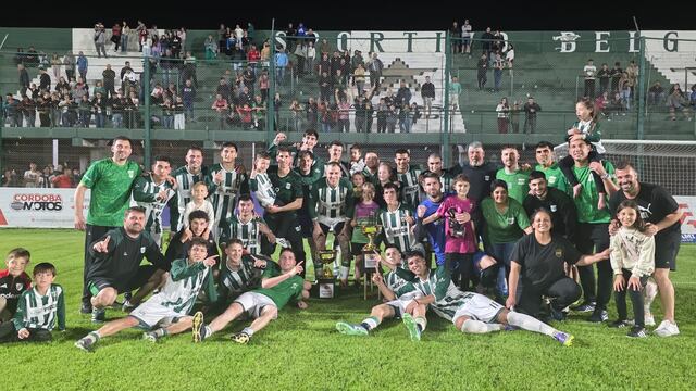 Futbolistas de Arroyito en la región