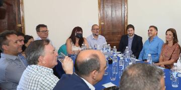 Celia Arena y Marcos Corach encabezaron el encuentro en la ciudad capital.