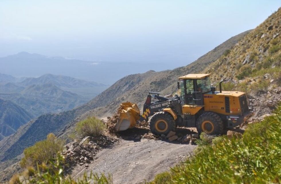 Vialidad reacondiciona la Ruta 52 que une Villavicencio con Uspallata