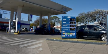 El aumento de los combustibles, uno de los factores que aportaron al número de la inflación. (La Voz)