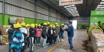 Alumnos de la Secundaria Nº 1 visitaron la Planta de Separación de Residuos