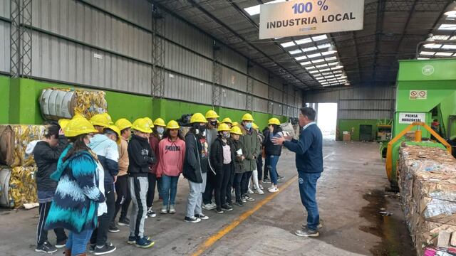 Alumnos de la Secundaria Nº 1 visitaron la Planta de Separación de Residuos