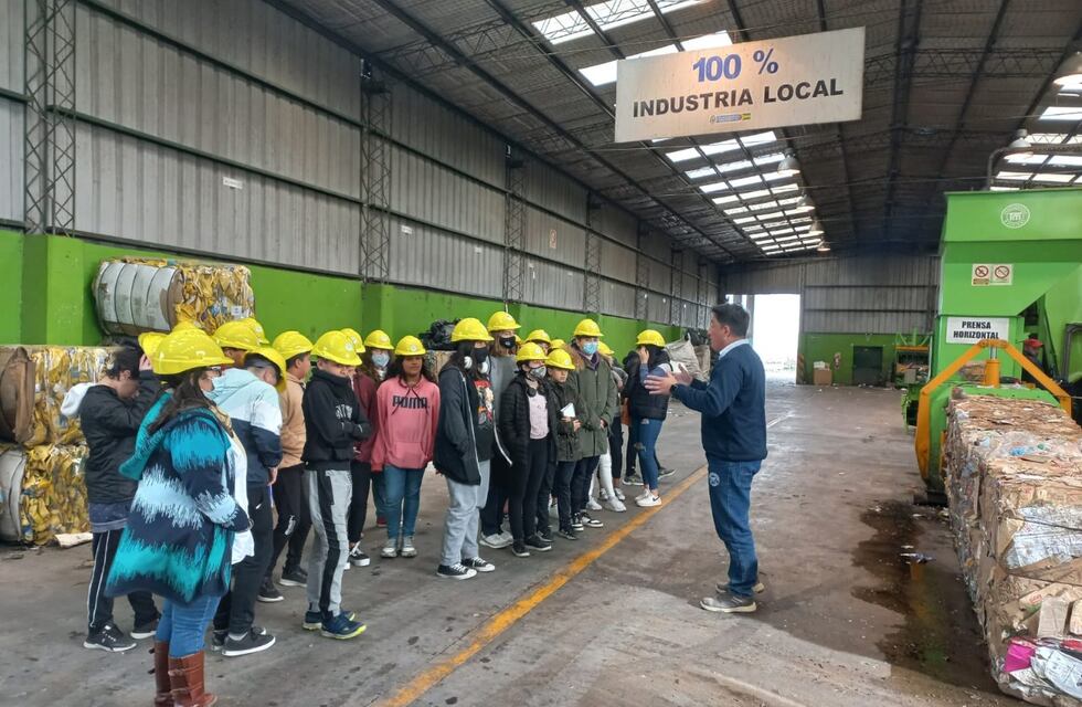 Alumnos de la Secundaria Nº 1 visitaron la Planta de Separación de Residuos