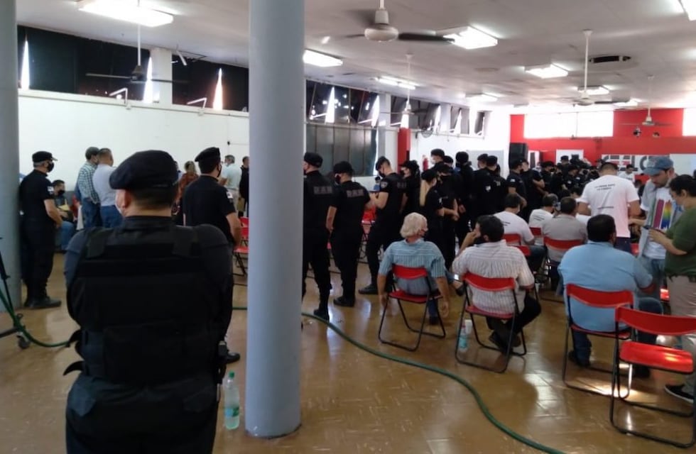 Tras la suspensión de la asamblea de la CEEL la oposición decidió reabrirla sin presencia del oficialismo