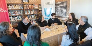 Gobierno y el Municipio de Ushuaia firmaron convenio para fortalecer la música clásica.