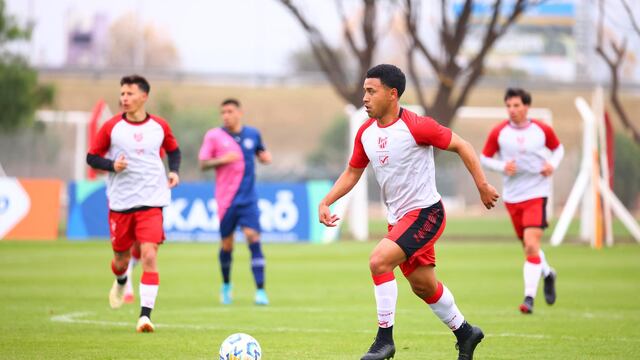 Damián Puebla convirtió un gol en el 3-0 sobre Independiente Rivadavia. No etuvo Fernando Alarcón... (IACC).