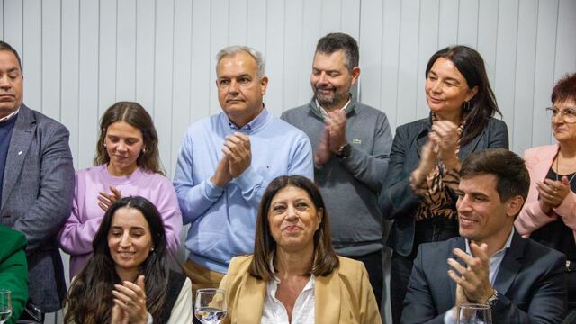 Clara García, junto a Carolina Giusti y Leo Viotti