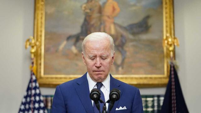 Joe Biden sufrió un accidente este sábado y golpeó su cabeza