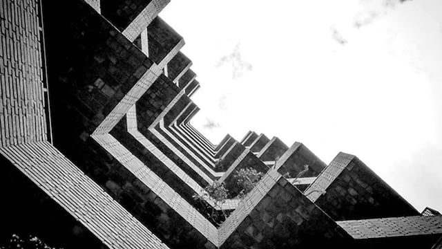 Una inusual infraestructura en el centro de la ciudad de Córdoba.