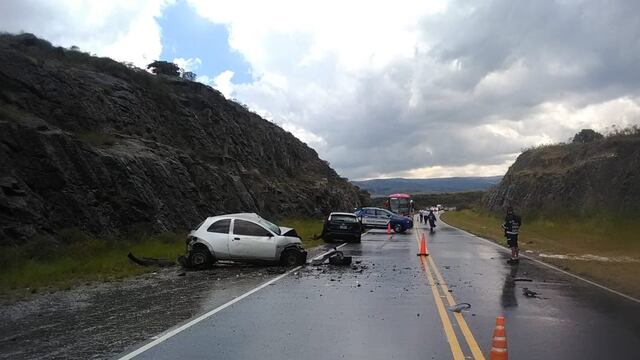 Dos muertos en un siniestro vial en Altas Cumbres. (@alejandropozo)