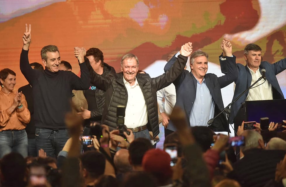 Schiaretti felicitó a Milei y destacó que Hacemos Unidos “superó al kirchnerismo y a Cambiemos” en Córdoba