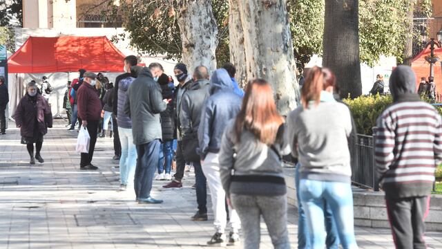 Lunes con vacunación en Córdoba y con cifras en baja (Pedro Castillo/ La Voz).