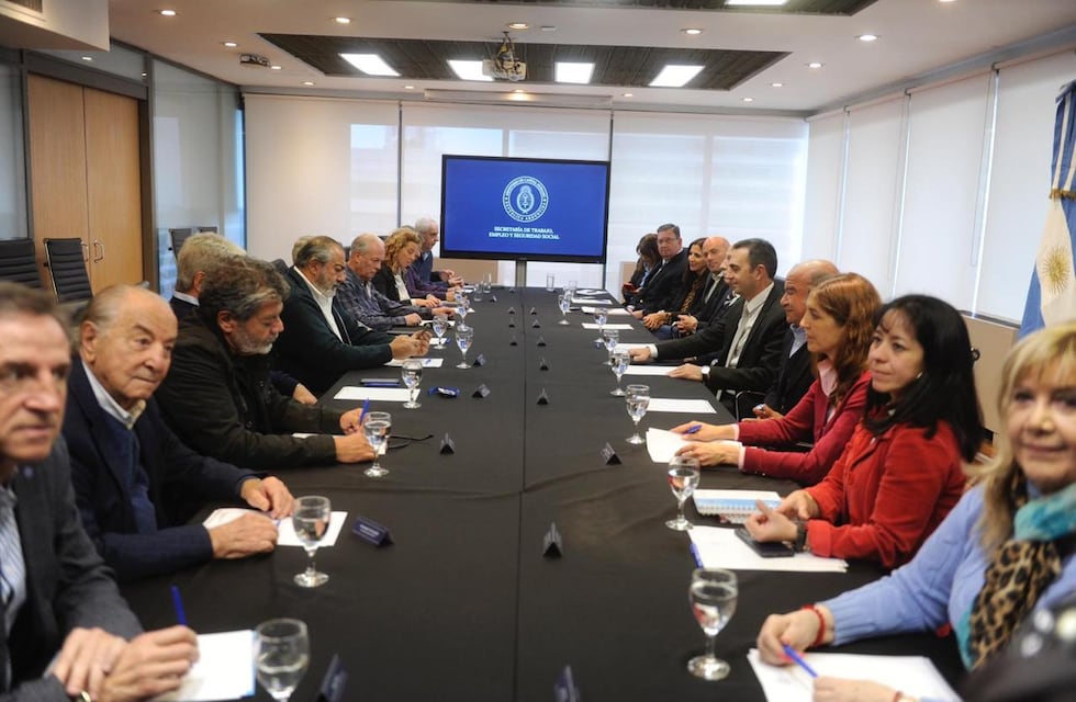 La CGT le reclamó al Gobierno que eleve el piso de Ganancias y reglamente con precisión la reforma laboral