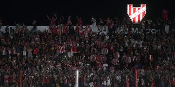 11 hinchas de Instituto fueron sancionados por el Gobierno Nacional.
