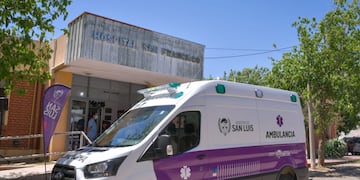 La niña fue apuñalada en el cuello en su casa de San Luis.