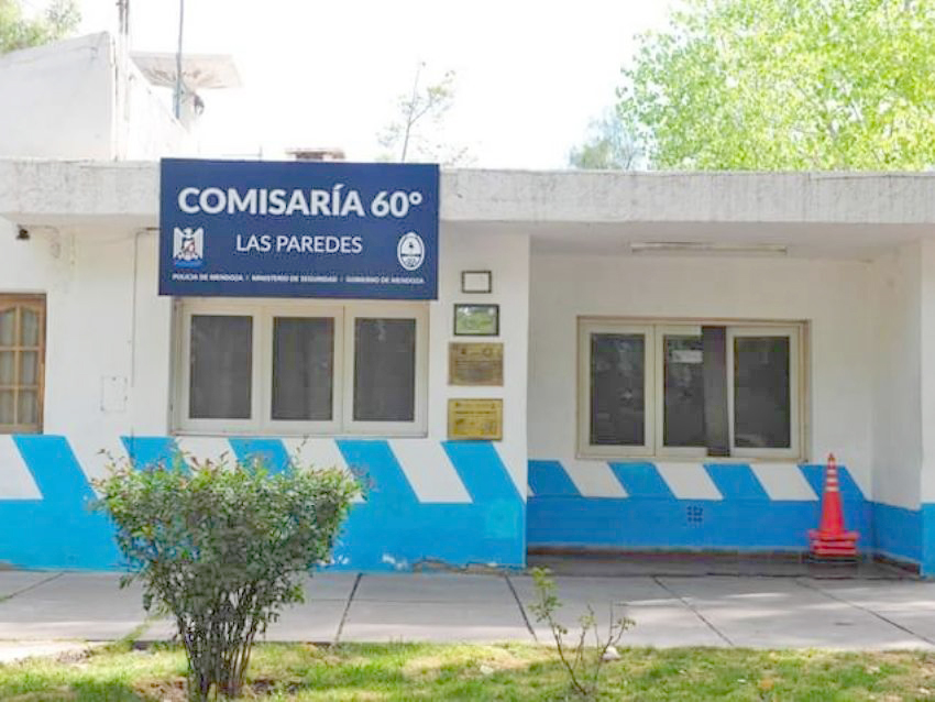 Circulaba en su bicicleta por Las Paredes y fue asaltado