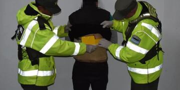 Partió desde Puerto Iguazú con cocaína adosada a su cuerpo: fue detenido.