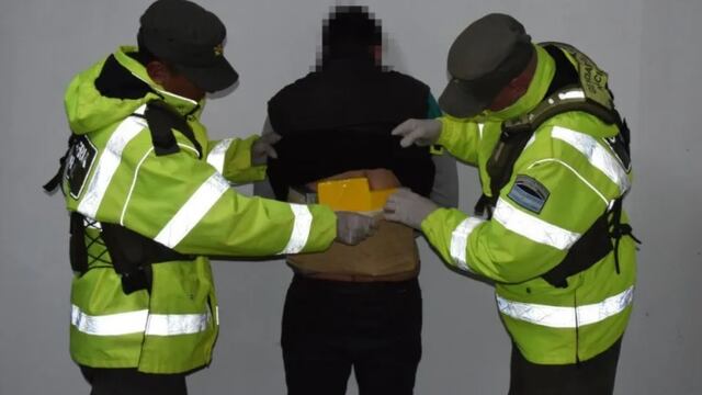 Partió desde Puerto Iguazú con cocaína adosada a su cuerpo: fue detenido.