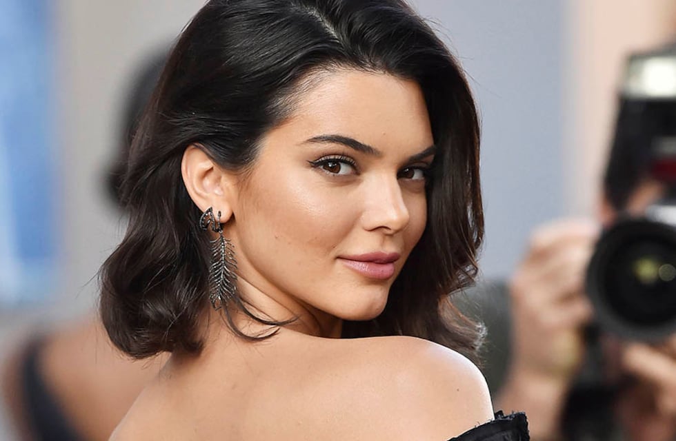 Kendall Jenner se sumó a la polémica tendencia de cejas decoloradas: “Me encantó mi glamour”