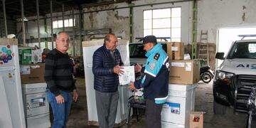 Sánchez entrega equipamiento para las dependencias policiales del distrito de Tres Arroyos