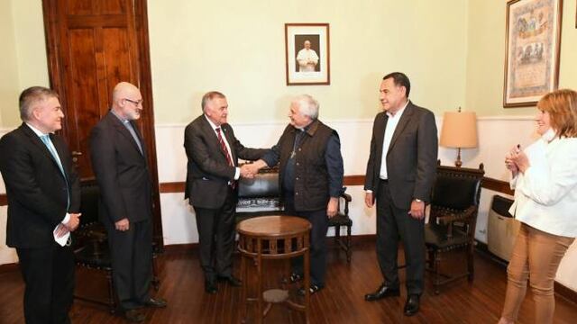 Acuerdan la regularización de tierras entre Gobierno e Iglesia