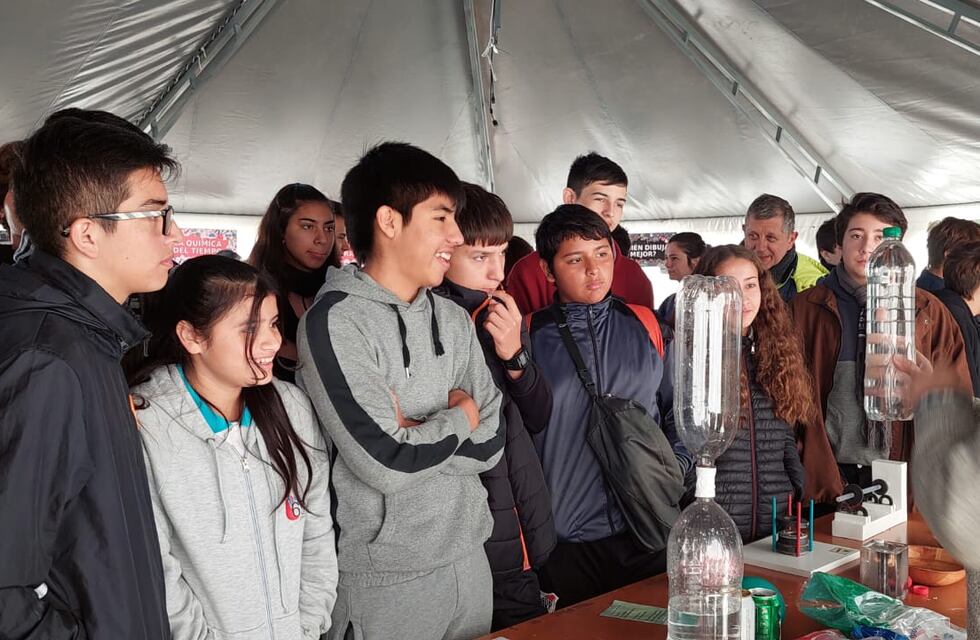 Se realizó la “Jornada Experimental: Un paseo interactivo por la ciencia y la tecnología”