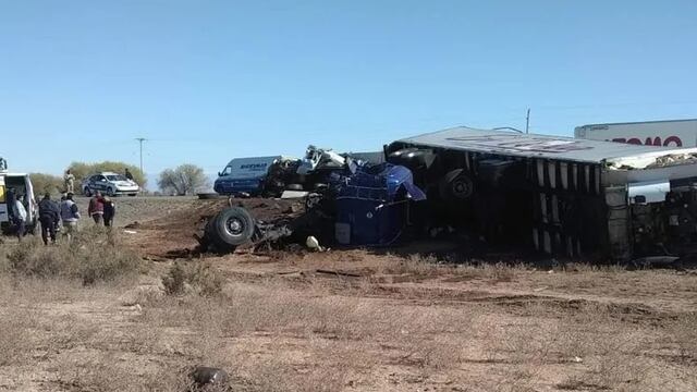 Las imágenes del triple choque entre camiones son devastadoras.