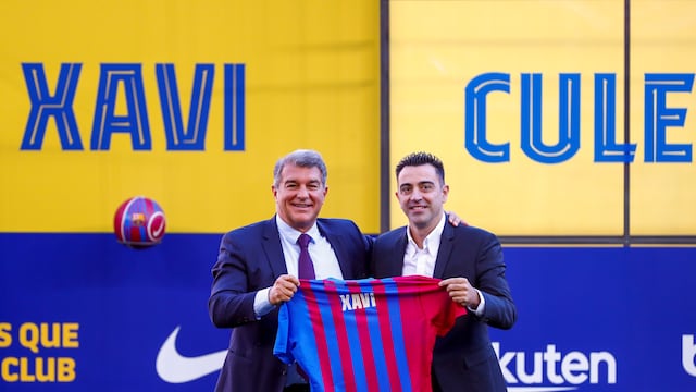 Xavi fue presentado como nuevo DT del Barcelona.