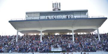 Los hinchas de Talleres esperan al sucesor de Cacique Medina.
