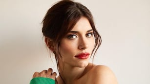 Desde Italia, Eva de Dominici deslumbró con el color estrella del otoño invierno 2025