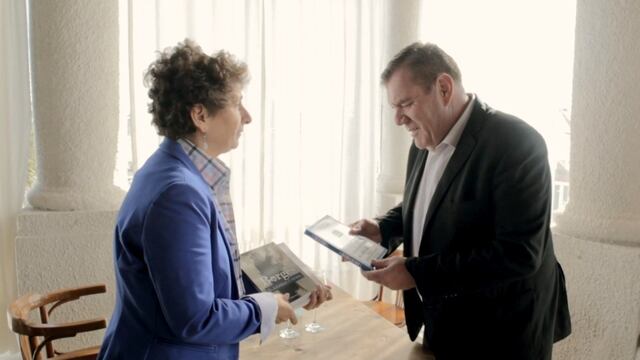 Es la primera vez que un intendente de la ciudad recibe la visita oficial de la máxima autoridad de esa Embajada.