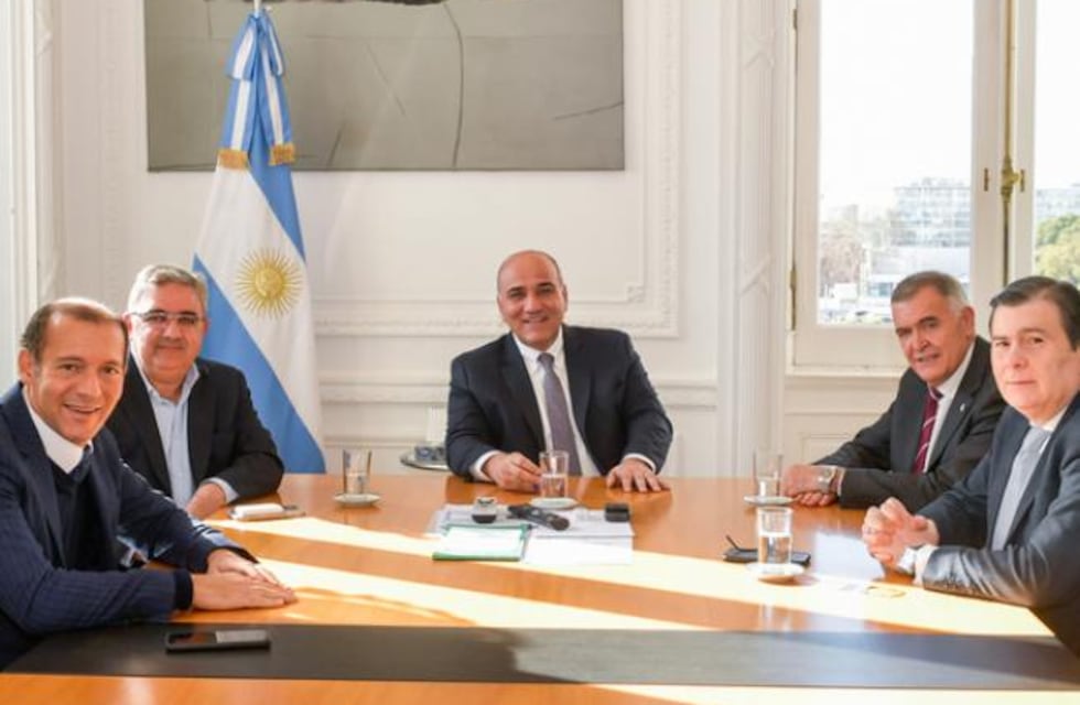 Junto a otros gobernadores, Jaldo se reunió con el Jefe de Gabinete Juan Manzur