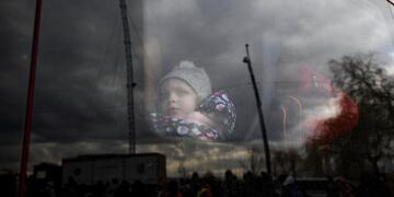 Récord de refugiados: 129 mil personas escaparon a Polonia.